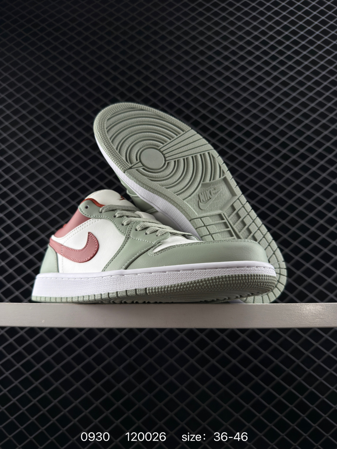 Nike Wmns Air Jordan 1 Low GS”Team Gold“